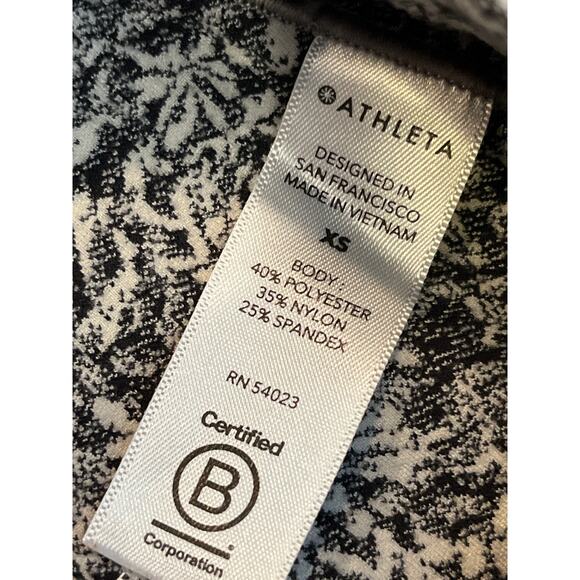 Athleta XS Salutation Stash Pocket II 7/8 Black White Floral Print Leggings - Picture 7 of 9